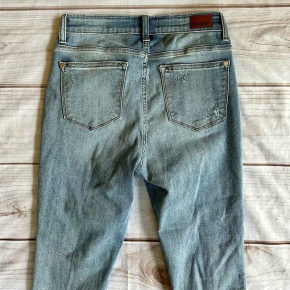 Judy blue women’s Capri crop distressed high rise light wash jeans boho 27 / 4 - Picture 5 of 10